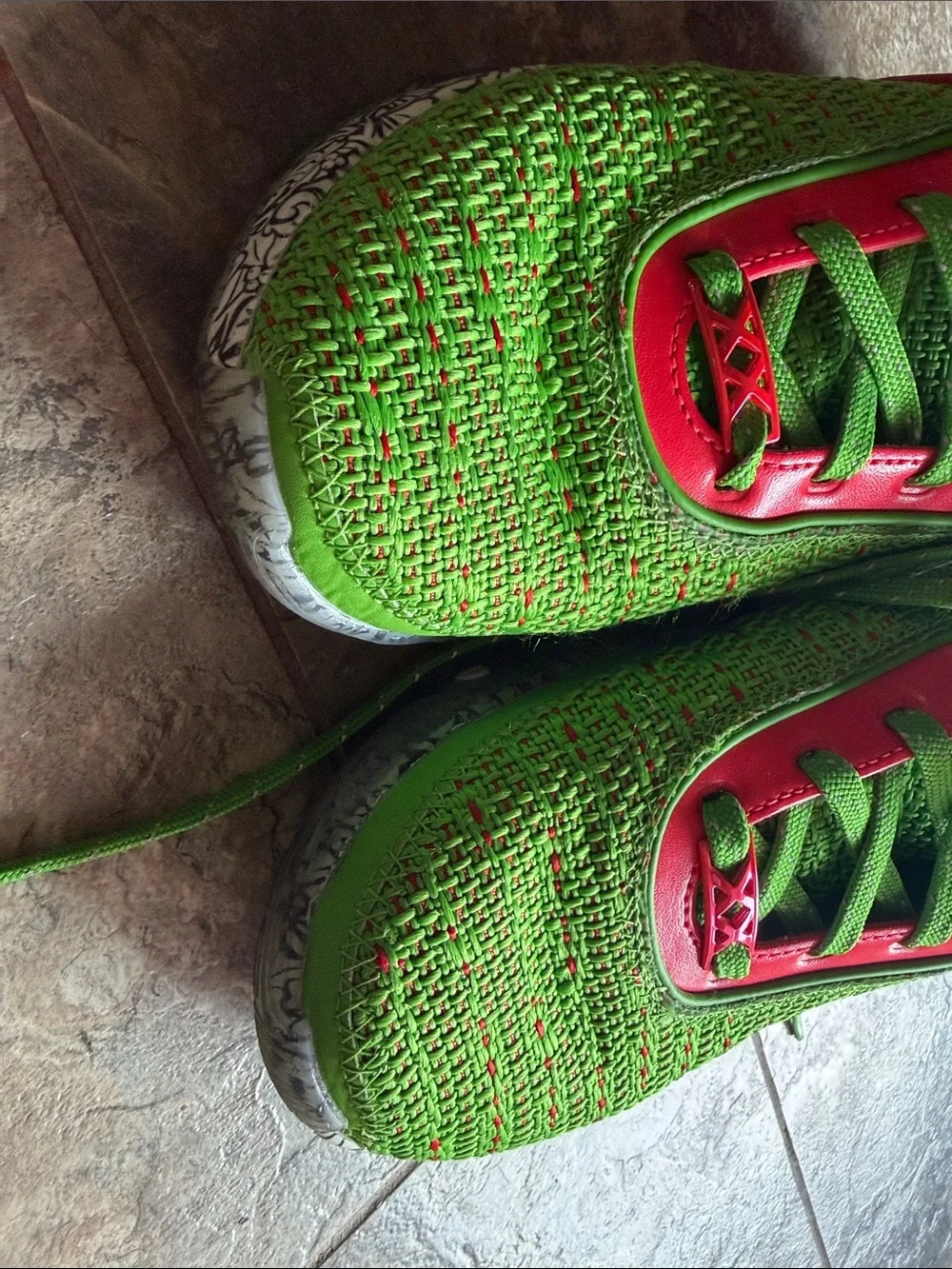 Nike Lebron XX 20 Christmas “Stocking Stuffer” Green Sneaker